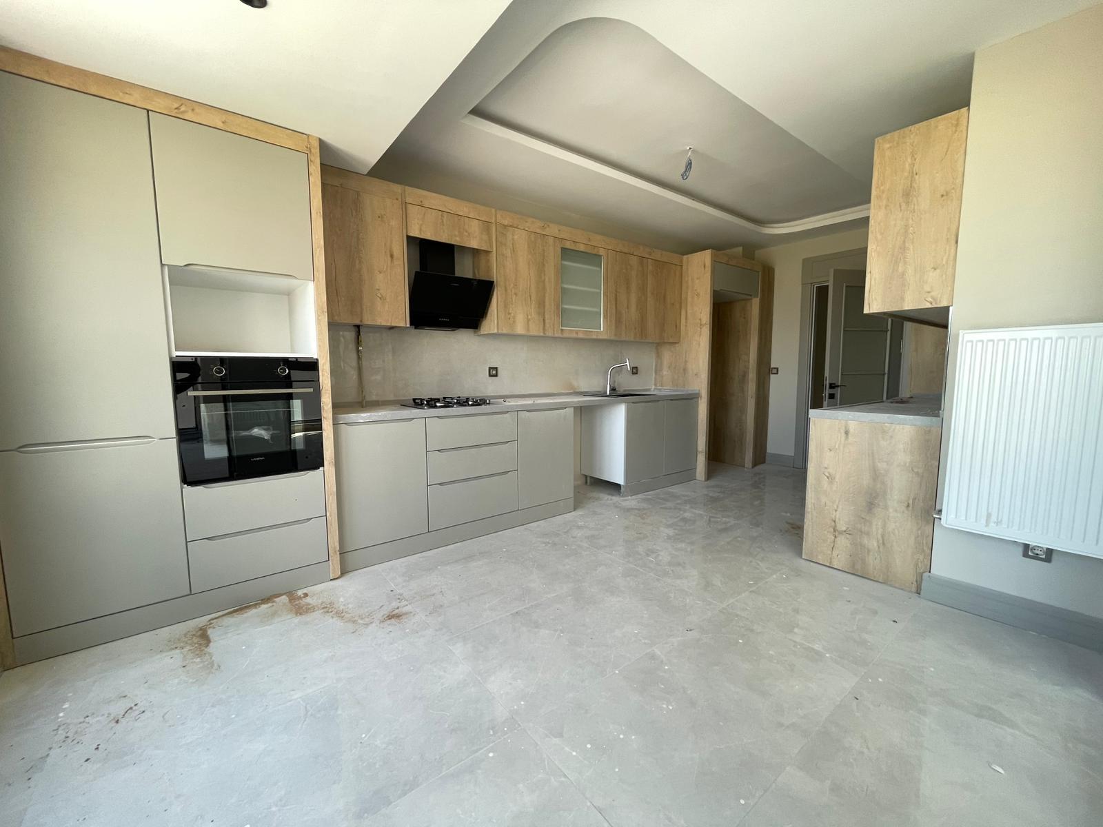 YILDIZKENT'TE BULVARDA SATILIK DAİRE